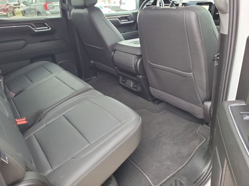 Used 2025 GMC Sierra 1500 SLT image 11