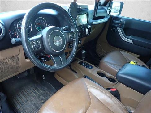 Used 2013 Jeep Wrangler Unlimited Sahara w/ Connectivity Group AWD/4WD image 7