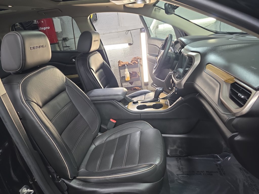 Used 2017 GMC Acadia Denali w/ Technology Package AWD/4WD image 10