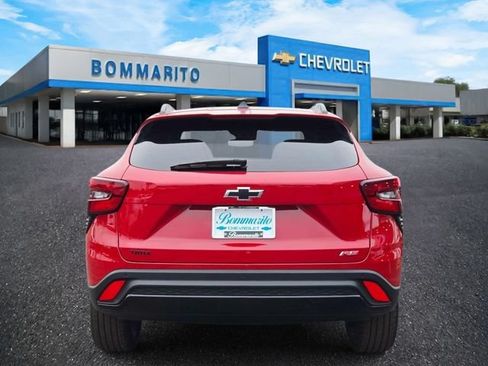 New 2026 Chevrolet Trax RS w/ Sunroof Package FWD image 4