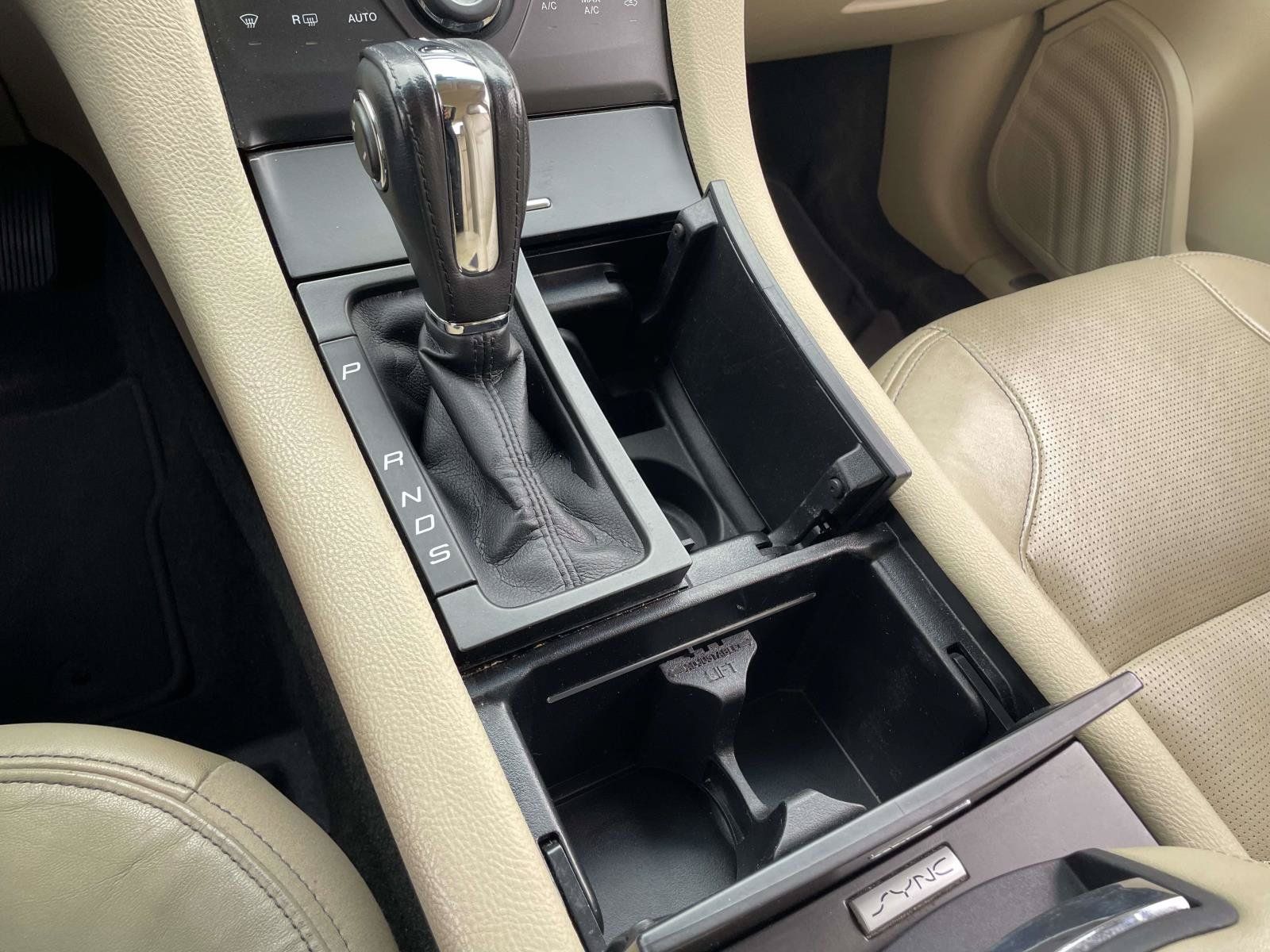 Used 2016 Ford Taurus Limited FWD image 19