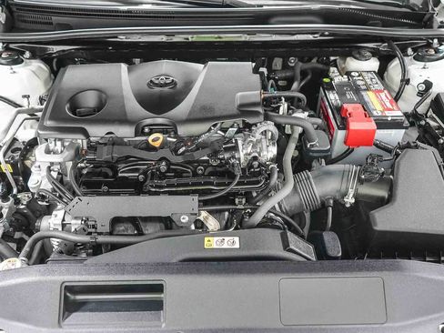 Certified 2021 Toyota Camry SE w/ Convenience Package image 28