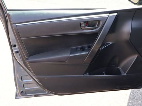 Used 2016 Toyota Corolla L FWD image 11
