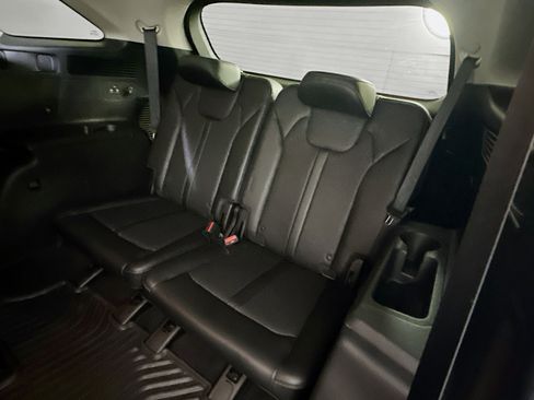 Used 2023 Kia Sorento S image 30