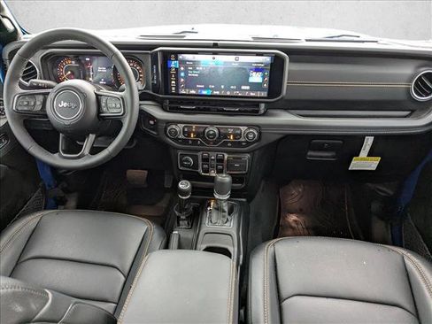 Certified 2025 Jeep Gladiator Sport image 17