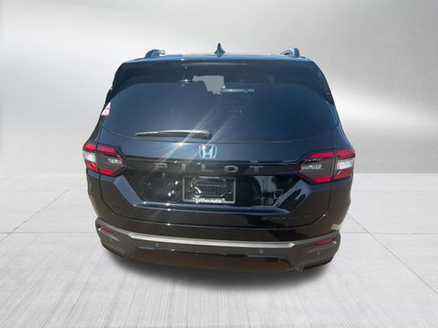 Certified 2026 Honda Pilot Black Edition image 7