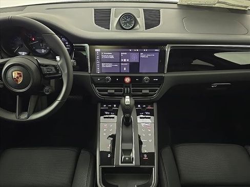 Certified 2025 Porsche Macan Turbo image 19