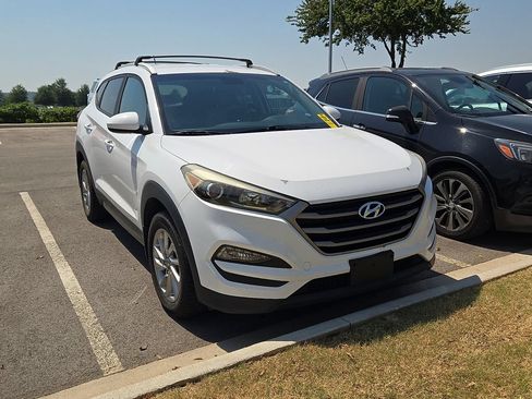 Used 2016 Hyundai Tucson SE w/ Option Group 02 FWD image 4