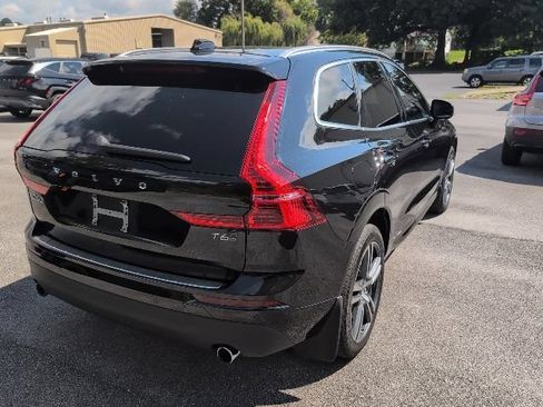 Used 2021 Volvo XC60 T6 Momentum w/ Protection Package Premier AWD/4WD image 9