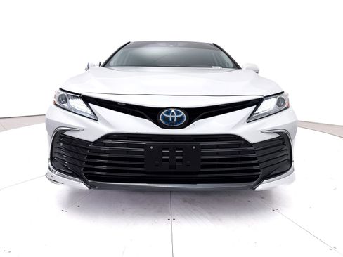 Used 2024 Toyota Camry XLE w/ Navigation Package FWD image 13