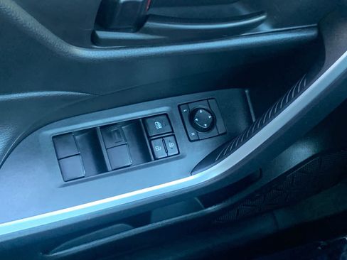 Used 2022 Toyota RAV4 LE image 24