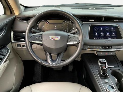 Used 2022 Cadillac XT4 Premium Luxury w/ Driver Awareness Package image 8