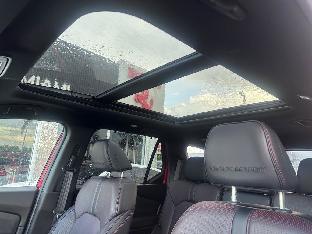 Used 2025 Honda Pilot Black Edition image 13