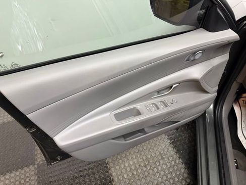 Used 2024 Hyundai Elantra SEL image 21