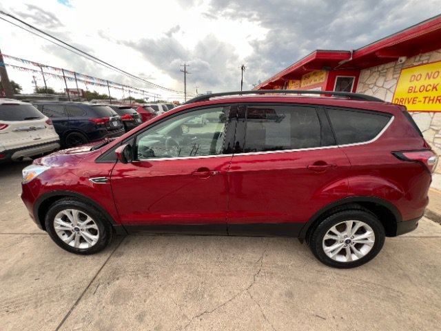 Used 2018 Ford Escape SE w/ SE Sync 3 Package FWD image 8