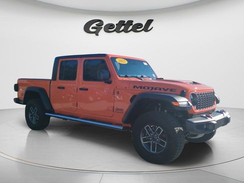 Used 2025 Jeep Gladiator Mojave w/ Safety Group AWD/4WD image 10
