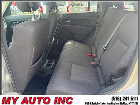 Used 2011 Jeep Liberty Sport AWD/4WD image 29