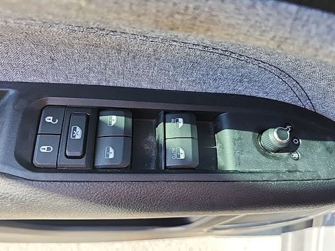 Certified 2022 Jeep Compass Latitude image 21