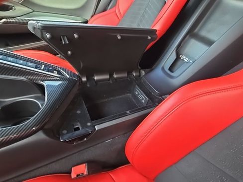 Used 2021 Chevrolet Corvette Stingray Premium Cpe w/ Z51 Performance Package RWD image 26