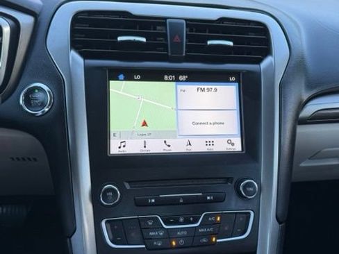 Used 2017 Ford Fusion SE w/ Fusion SE Technology Package AWD/4WD image 26
