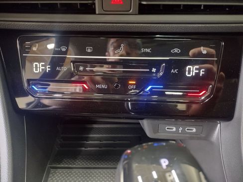 New 2026 Volkswagen Jetta SE FWD image 28