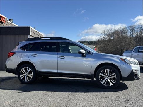 Used 2018 Subaru Outback 3.6R Limited image 4