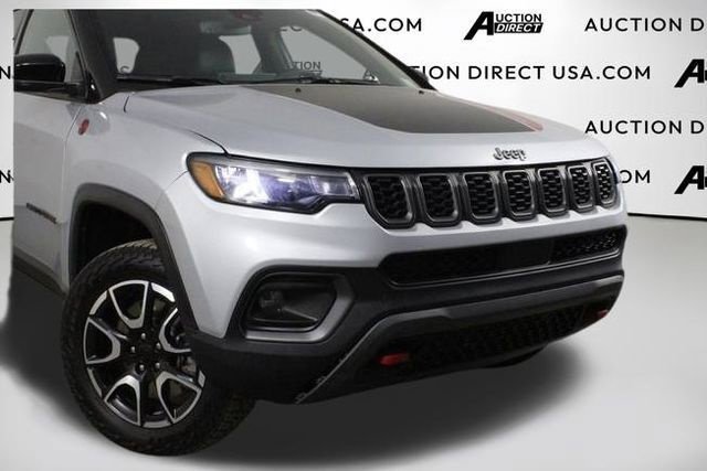 Used 2024 Jeep Compass Trailhawk AWD/4WD image 56