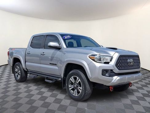 Used 2019 Toyota Tacoma TRD Sport AWD/4WD image 1