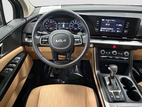 Used 2024 Kia Carnival LX FWD image 24