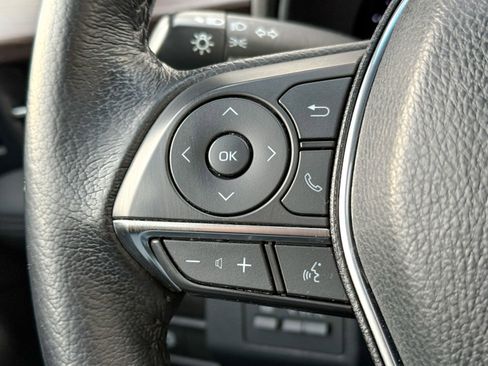 Used 2019 Toyota Avalon XLE image 23