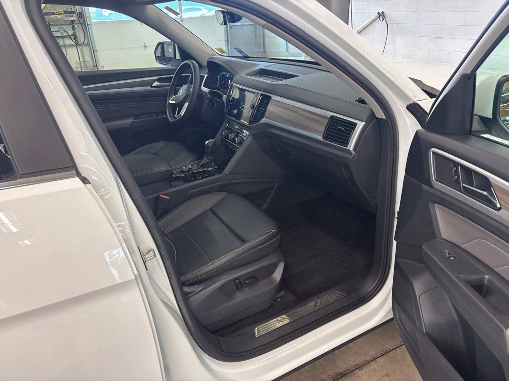 Used 2021 Volkswagen Atlas SEL AWD/4WD image 14