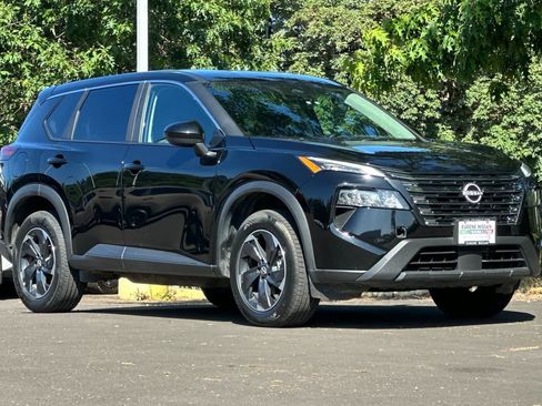 Used 2025 Nissan Rogue SV AWD/4WD image 9
