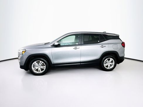 Used 2024 GMC Terrain SLE image 4