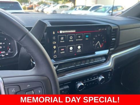 Used 2025 GMC Sierra 3500 SLE w/ Preferred Package AWD/4WD image 23