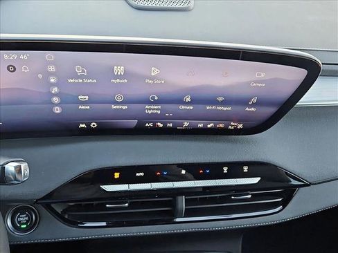 Used 2025 Buick Enclave Preferred image 15