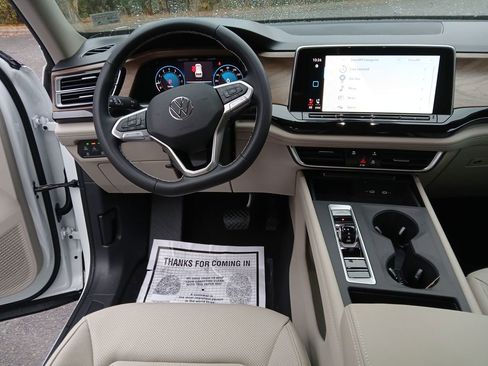 New 2026 Volkswagen Atlas SE image 13