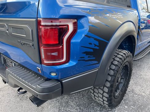 Used 2019 Ford F150 Raptor w/ Equipment Group 802A Luxury image 17