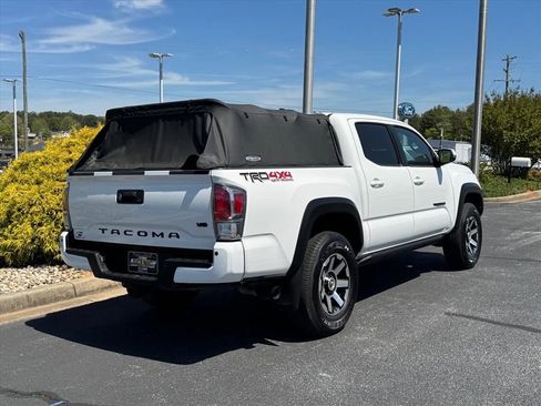 Used 2021 Toyota Tacoma TRD Off-Road w/ Technology Package AWD/4WD image 3
