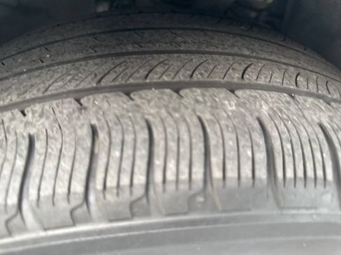 Used 2022 Porsche Macan AWD/4WD image 30