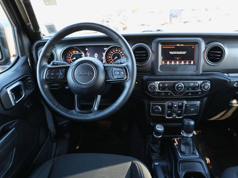 Used 2022 Jeep Wrangler Unlimited Sport image 17
