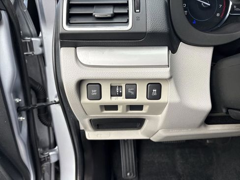 Used 2017 Subaru Forester 2.5i Premium image 13