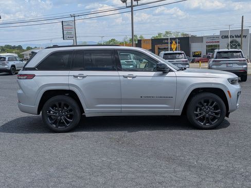 New 2026 Jeep Grand Cherokee Limited AWD/4WD image 4