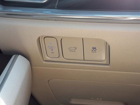 Used 2025 Kia Sorento SX image 10