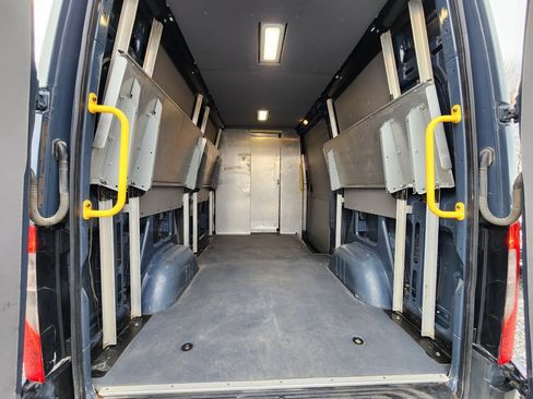 Used 2019 Mercedes-Benz Sprinter 144 image 16