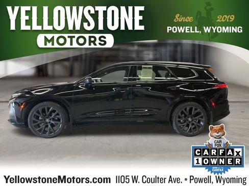 Used 2025 Toyota Crown Signia image 1