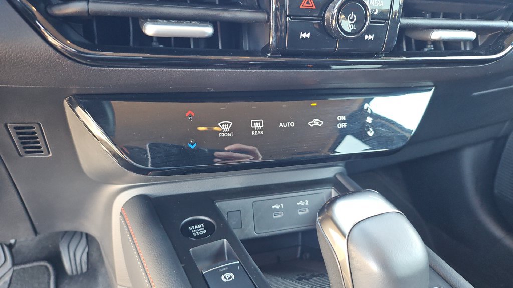 Certified 2025 Nissan Kicks SR AWD/4WD image 9