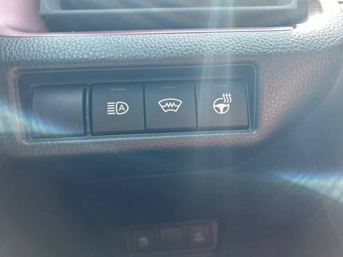 Used 2025 Toyota Prius Plug-In Hybrid FWD image 27
