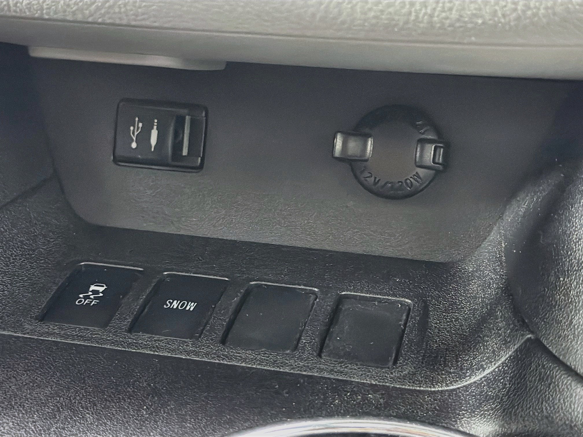Used 2015 Toyota Highlander XLE FWD image 25