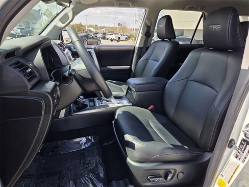 Used 2023 Toyota 4Runner TRD Sport w/ Technology Package image 5