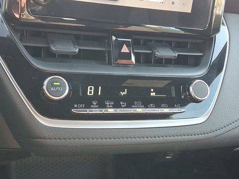 Used 2025 Toyota Corolla SE image 16